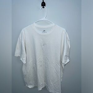 Nike Sportswrar Premium Essentials T-Shirt